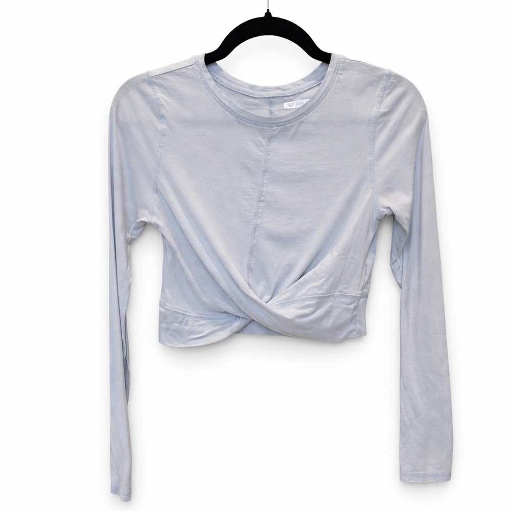 Forever 21 Light Gray Twist-Front Long Sleeve Crop Top
